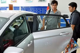 Ô tô giá rẻ "lên ngôi" dịp cuối năm