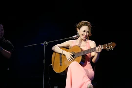 Mỹ Tâm gây xúc động với loạt ca khúc nhạc "sến"