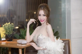 Elly Trần hút ánh nhìn với nhan sắc như thiên thần