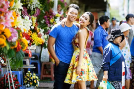 Vũ Mạnh Hiệp – Lại Thanh Hương lãng mạn giữa phố hoa