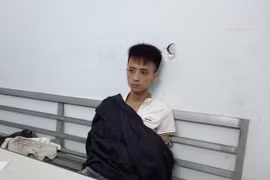 Tóm cổ thủ phạm cướp giật làm cô gái mất lái ngã xuống đường