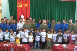 Ước mơ có áo trắng đến trường của học sinh vùng cao