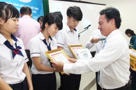 Hơn 7.000 suất học bổng dành cho học sinh THPT