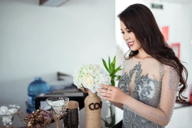 Á khôi Mỹ Duyên hút mắt với đầm dạ hội lộng lẫy