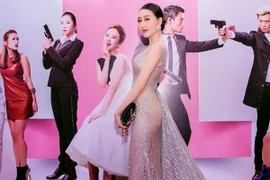 Hoa hậu Huỳnh Thuý Anh diện đầm xuyên thấu tái xuất quyến rũ