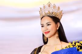 Diễn viên người mẫu Sella Trương bất ngờ đăng quang Hoa hậu điện ảnh