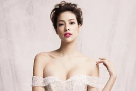 Lilly Nguyễn hoá thân "công chúa tuyết" khoe vẻ đẹp gợi cảm