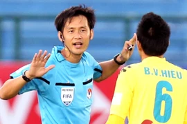 Trọng tài chính trận Việt Nam - Malaysia từng cầm còi V-League