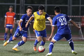 Thầy trò Miura vượt qua ám ảnh sân cỏ nhân tạo ở Singapore