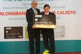 HLV Calisto làm đại sứ cho ngân hàng