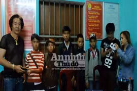 Nhặt được hàng chục triệu đồng, 5 học sinh mang trả người đánh mất