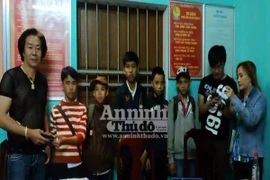 Nhặt được hàng chục triệu đồng, 5 học sinh mang trả người đánh mất