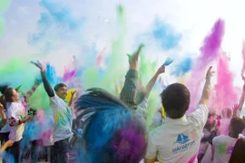 Hạ Long rực rỡ sắc màu “Vì tình yêu biển đảo“