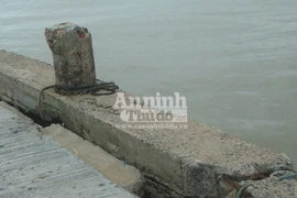 Phú Yên: Kè chắn sóng nơi 500 tàu thuyền tránh bão có nguy cơ sập