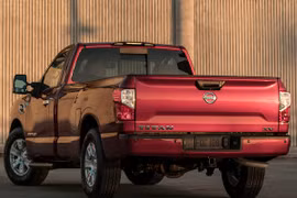 Nissan trình làng bộ đôi bán tải buồng lái đơn Titan và Titan XD