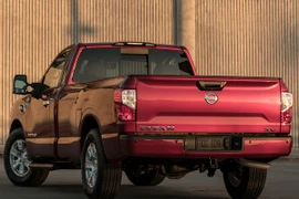 Nissan trình làng bộ đôi bán tải buồng lái đơn Titan và Titan XD