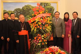 Chức sắc các tôn giáo chúc Tết Đảng bộ, chính quyền TP Hà Nội