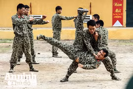 Xem trinh sát đặc nhiệm Thủ đô rèn quân, luyện võ ngày cuối năm