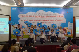 Tặng hơn 7,5 triệu sách an toàn giao thông cho học sinh tiểu học