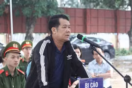 Dùng súng dằn mặt người đi đường, giám đốc công ty bảo vệ lĩnh án 18 tháng tù