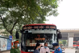 Từng bước tạo chuyển biến về ý thức chấp hành pháp luật giao thông cho các nhà xe