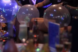 Phạt cơ sở kinh doanh ‘bóng cười’ tại khu phổ cố Hoàn Kiếm