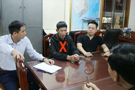 Tên cướp ngân hàng ở Hòa Bình dùng súng gì để gây án?