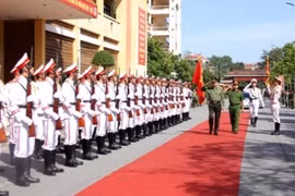 Giữ vững an ninh, trật tự để bảo vệ, xây dựng và phát triển đất nước