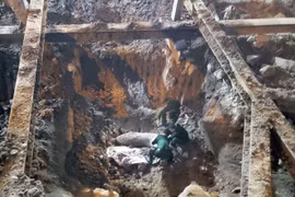 Đã ‘vô hiệu hóa’ thành công quả bom hơn 300 kg ở phố Cửa Bắc