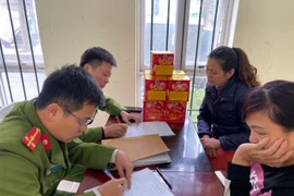 Kiếm bạc triệu nhờ ‘buôn’ pháo, 2 người phụ nữ bị khởi tố