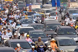 Bộ GTVT giải trình về phí hạn chế xe cá nhân