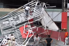 Bão số 1 gây nhiều thiệt hại tại các tỉnh phía Nam