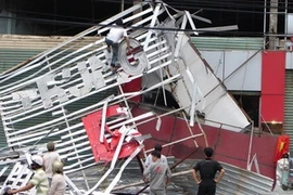 Bão số 1 gây nhiều thiệt hại tại các tỉnh phía Nam