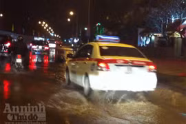  Đầu năm, phố Láng Hạ bị biến thành...sông