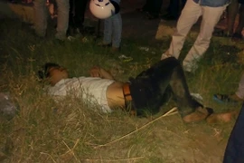 Nửa đêm say rượu, tông xe trúng vòng xuyến