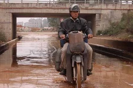 Đã đấu nối lại đường nước sạch sông Đà bị vỡ