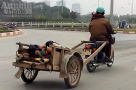 Xem xe tự chế "thản nhiên" lao vào đường cấm