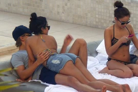 Vanessa Hudgens không ngại "âu yếm" bạn trai nơi công cộng 