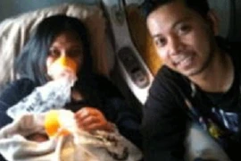 Máy bay hạ cánh khẩn cấp xuống Tân Sơn Nhất vì khách đẻ rớt