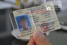 "Tiết lộ" những tính bảo mật của GPLX mẫu mới. 