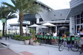 Mỹ: “Mây mưa” ngay tại nhà hàng, trước mặt thực khách