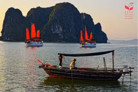 Quảng bá vẻ đẹp vịnh Hạ Long trên bưu thiếp