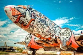 “Tút tát” diện mạo cho máy bay quân sự cũ