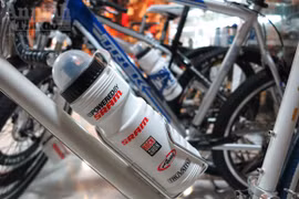 Chán xe máy, dân văn phòng đi làm bằng xe đạp