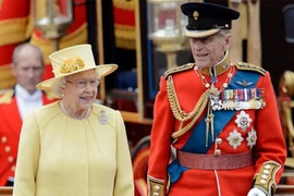 Máy bay rợp trời London mừng sinh nhật Nữ hoàng