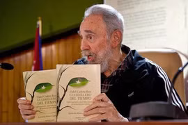 Lãnh tụ Cuba Fidel Castro ra mắt hồi ký
