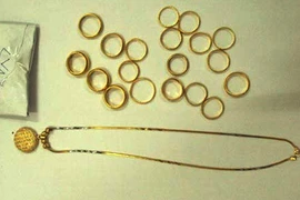 Chồng vắng nhà, 3 mẹ con bị đâm chém dã man, cướp vàng