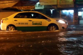 Mưa lớn, Hà Nội lại mênh mông nước