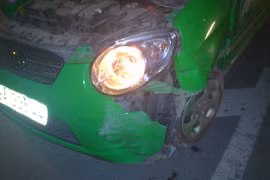 1 tối, hố ga lần lượt “nuốt” 4 xe