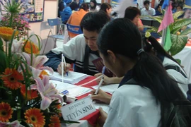 Kỳ tuyển sinh ĐH, CĐ 2012 sẽ kéo dài đến hết năm